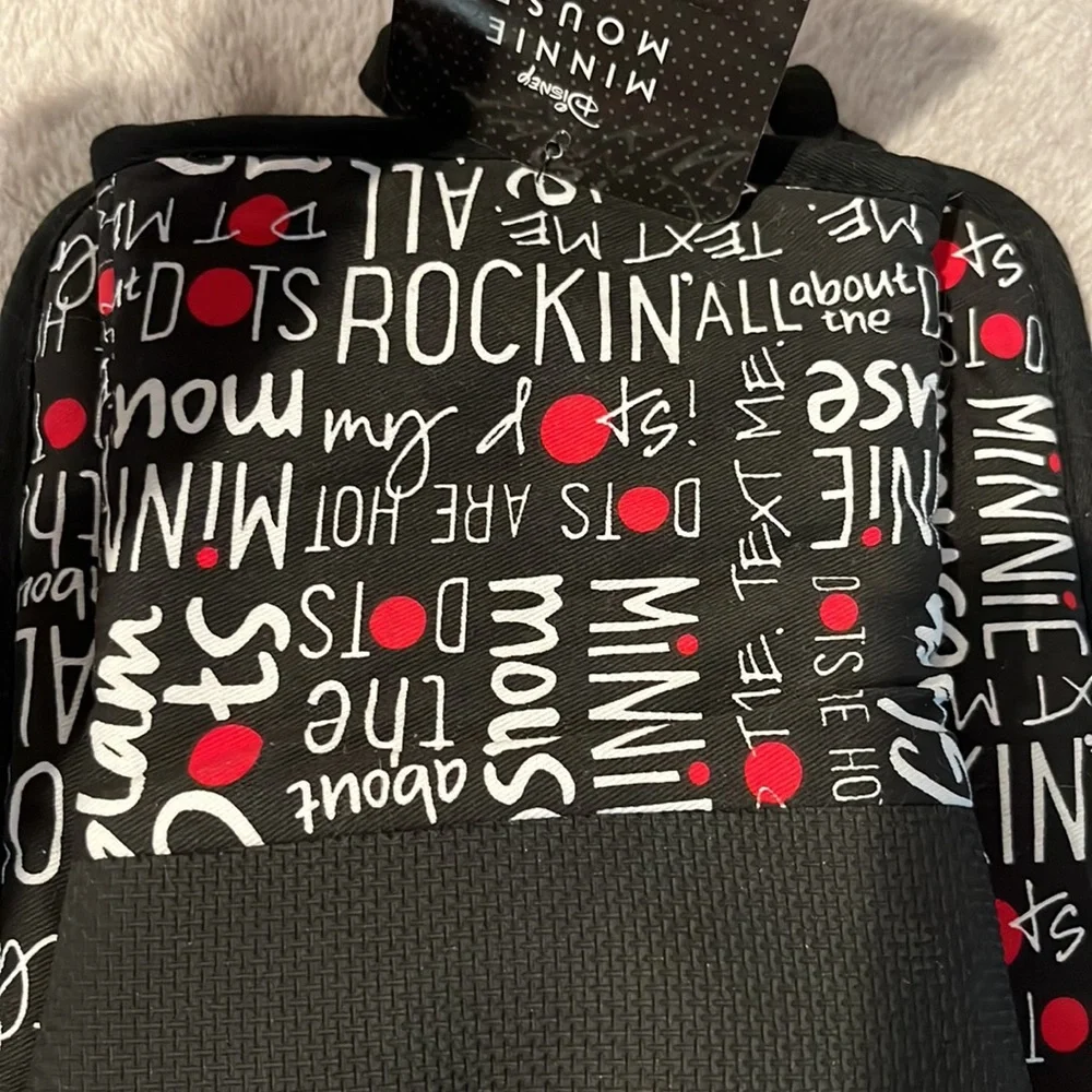 Disney Mickey and Minnie oversized pot holder and mit